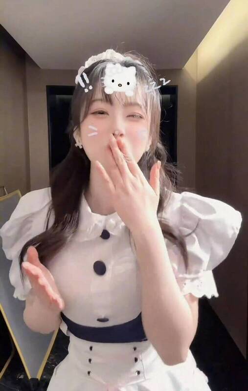 小狐狸萍萍演员穿女仆装热舞视频截图