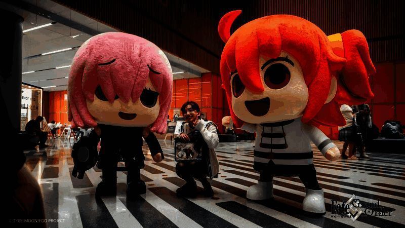 展览现场读者参观图片