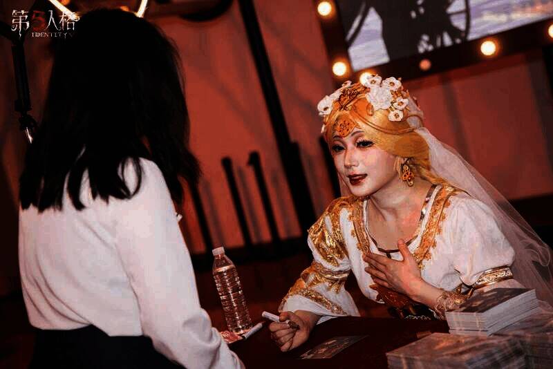 嘉宾签售会现场