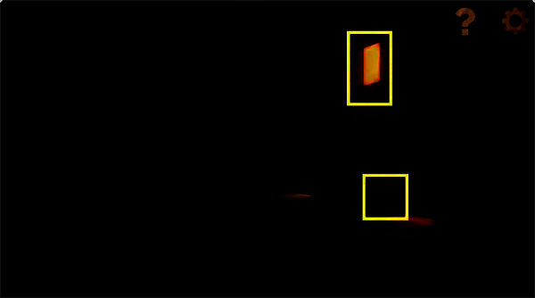 日月塔底窗户与门口木桶图片