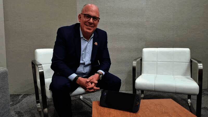 道格·鲍泽接受采访相关图片