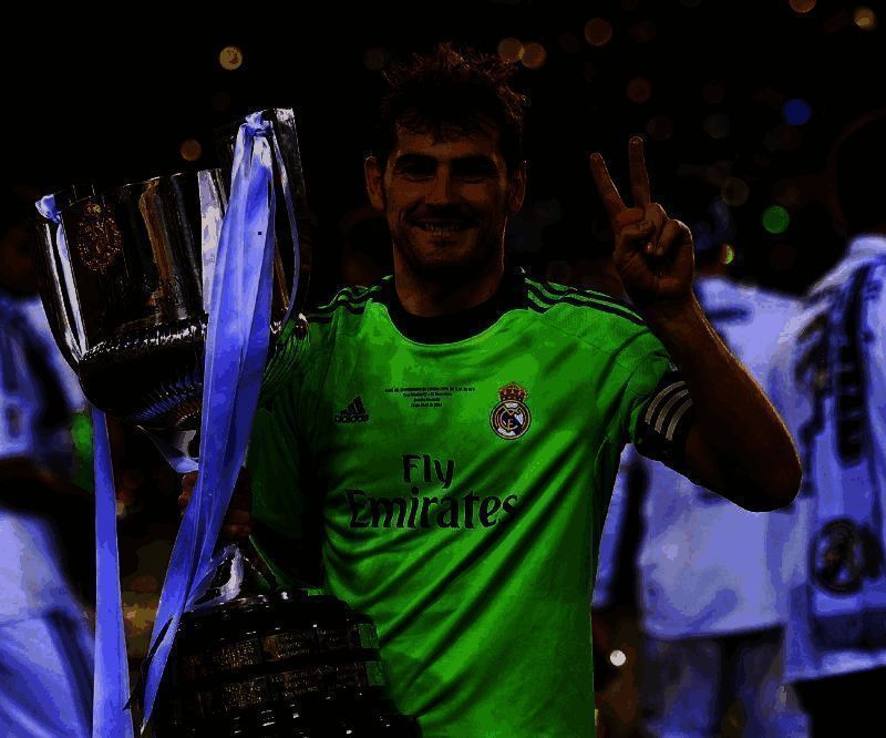 卡西利亚斯扑救精彩瞬间图片