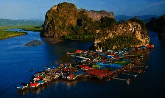 《钓鱼大对决》潘宜岛水上足球场画面