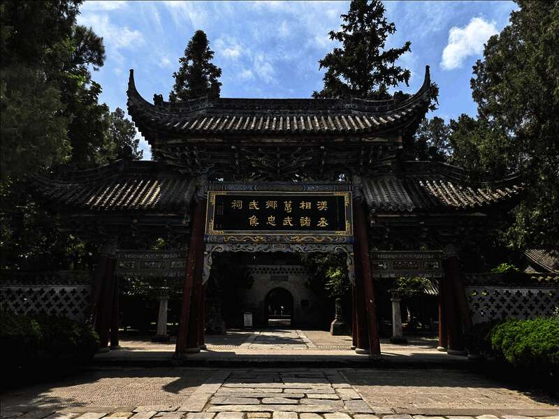 勉县武侯祠外景，古色古香的建筑与历史氛围浓厚