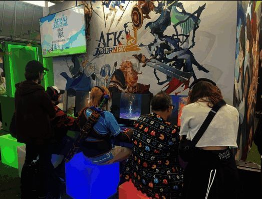 《剑与远征：启程》媒体和玩家好评展示