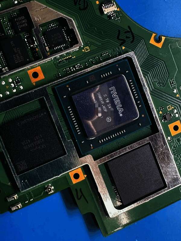 任天堂Switch 2主板图片2