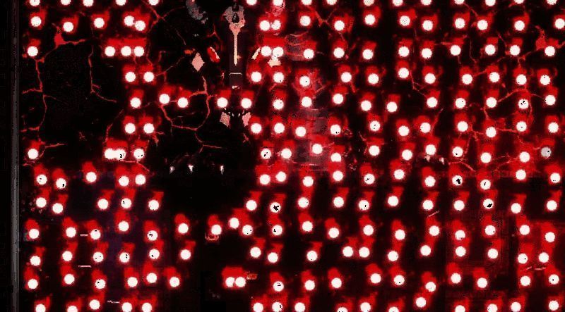 《挺进地牢》中的敌怪战斗场景