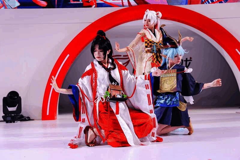 游戏原创舞台剧表演现场