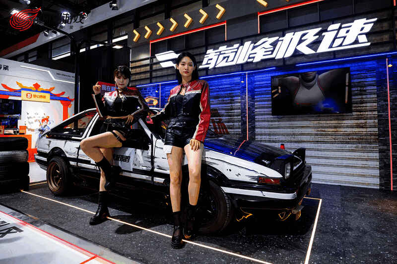 《巅峰极速》夜城狂飙大厅打卡点