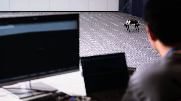 用游戏技术，让机器人变得更‘聪明’