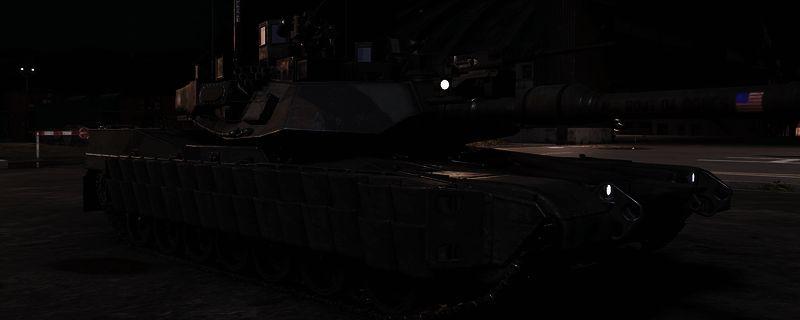 《断箭》游戏中的防御战斗场景，士兵们在阵地上布防，远处有坦克与直升机掠过