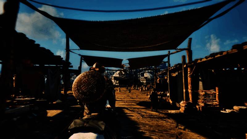 角色手持长剑与巨型怪兽激烈对战，特效震撼