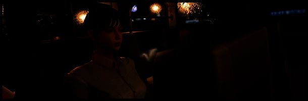 艾玛在公寓中独处，窗外光线闪烁，气氛诡异