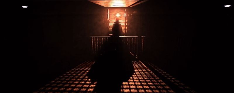 《夜勤旅店》游戏封面展示，黑暗风格的旅馆走廊场景，气氛压抑神秘