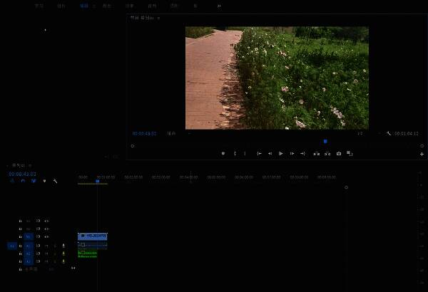 时间轴上显示已录制的音频片段，用户正在预览播放效果