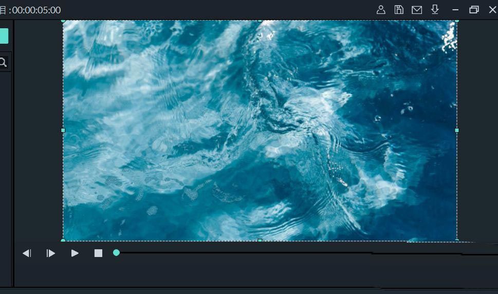 用户正在调整图片大小与位置，使其完全覆盖预览画面