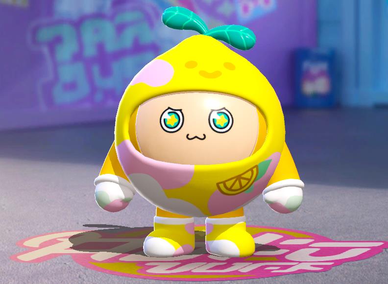 游戏角色展示‘绿箭薄荷柠柠’外观，全身呈柠檬黄色调，表面带有水润光泽特效，眼神灵动，站在一片虚拟果汁喷泉旁