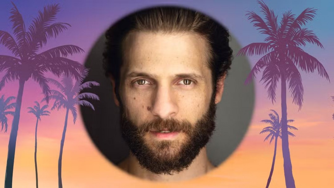 格雷戈里·约瑟夫·康纳斯旧照，外形粗犷，与预告片中Jason的体型轮廓相近