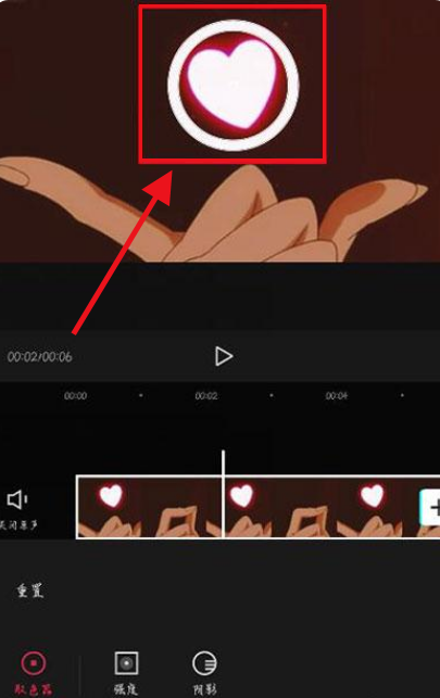 取色器正在吸附画面中一片均匀绿色背景区域，指尖悬停于屏幕上方，背景虚化突出取色焦点